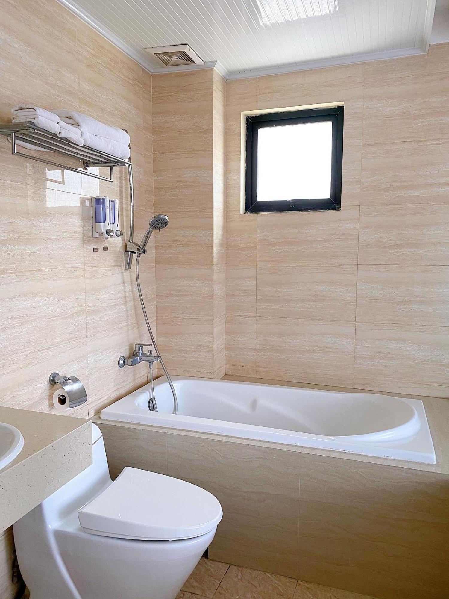 Hanoi B Hotel & Travel - 5 Mins Hoan Kiem Lake 외부 사진